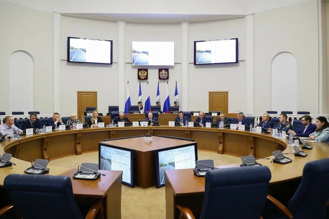 В работе комиссии по обеспечению безопасности дорожного движения при Правительстве Новгородской области 20.03.2026 принял участие заместитель начальника ТОГАДН по Новгородской области МТУ Ространснадзора по СЗФО А.В. Печерица